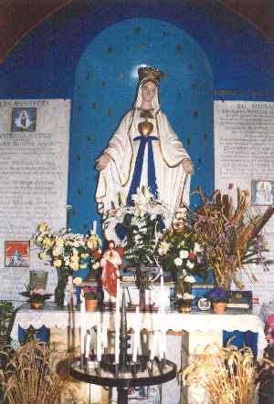 Int&eacute;rieur de la petite chapelle de Tilly